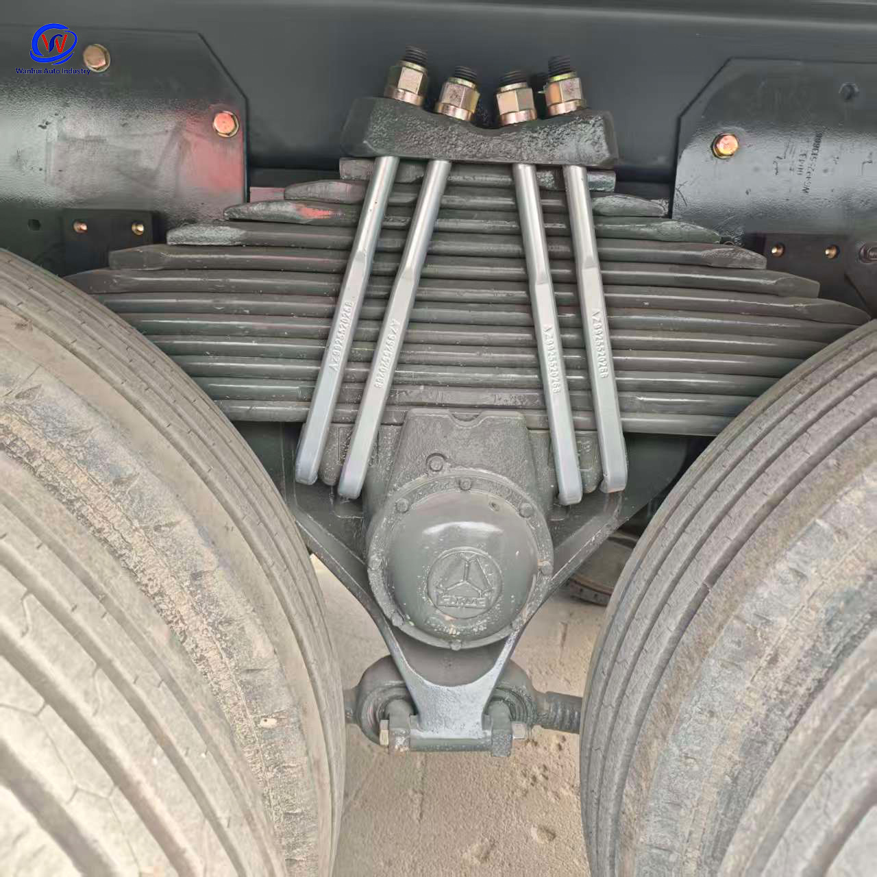 Heavy-duty 6x4 dump truck, engineering dump truck, eight-wheeled dump truck for transporting gravel and soil, sand and gravel transport