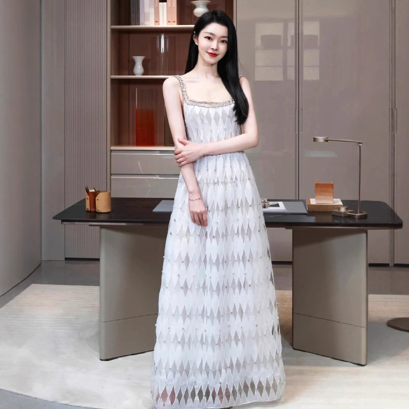 Wedding Toast Dress French Heavy Industry Rhinestone Engagement Dressing Gown Dress 24 Years Song Yi's Same Style Beautiful Elegant Dress Wedding Toast Dress French Heavy Industry Rhinestone Engagement Dressing Gown Dress 24 Years Song Yi's Same Style Beautiful Elegant Dress