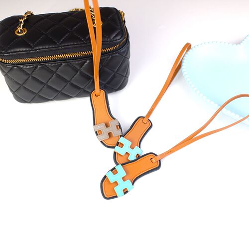 New Style Small Slippers Bag H Home Classic Car Keychain Mirror Li Bag Cabbage Blue Basket Ornament Car Hanging Decor