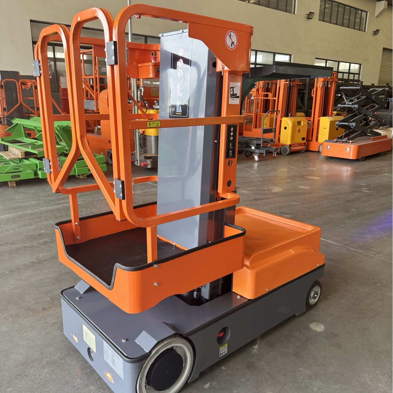 普尔夫电动取料机高空拣选车升降机仓库取货平台全自行高空升降车