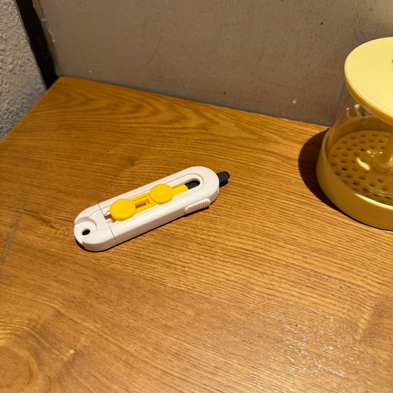 Magnetic suction unboxing knife unboxing knife unboxing machine utility knife disassemble express delivery student use express delivery