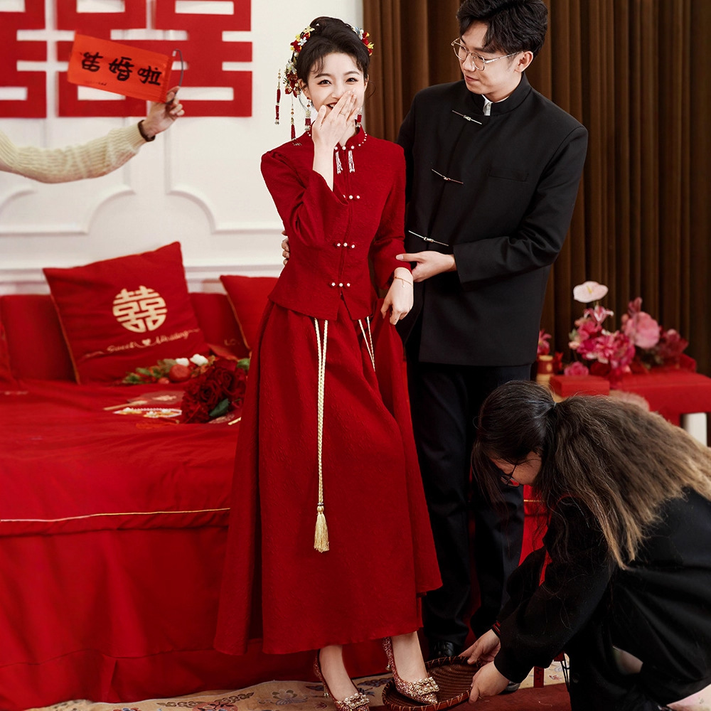 Long-Sleeve Traditional Chinese-Style Red Cheongsam Wedding Engagement Dress for Petite Brides