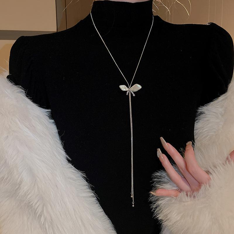 Collar Largo de Mariposa de Aleación Ajustable para Suéteres