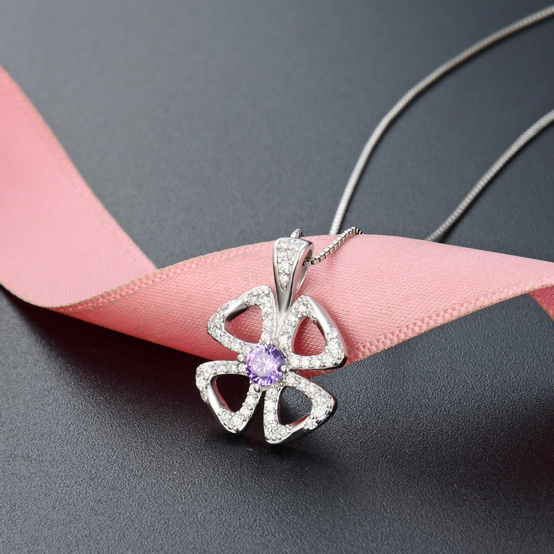 Accesorios transfronterizos de plata esterlina 925 collar de cuatro hojas nicho femenino temperamento de alto nivel colgante de flores colgante de cadena de clavícula