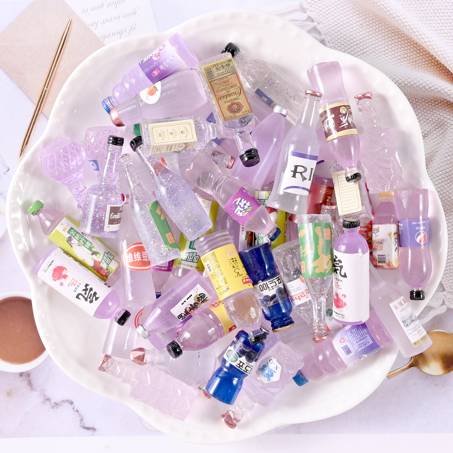 Botella mixta accesorios de resina accesorios de bricolaje comida y juego material de bricolaje crema pegamento pequeños accesorios hechos a mano DIY pequeña joyería