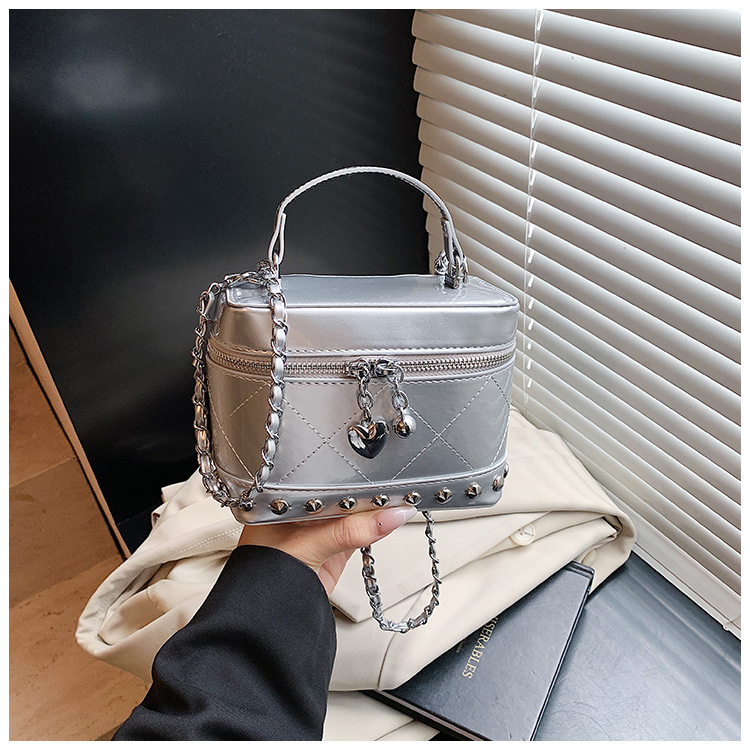 Korean style fashionable handbag for women 2025 summer new style small square bag, simple embroidered thread chain single-shoulder crossbody bag undefined