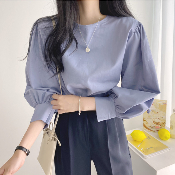 Spring retro fashionable design shirt with a round collar