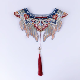 布贴;假领;云肩