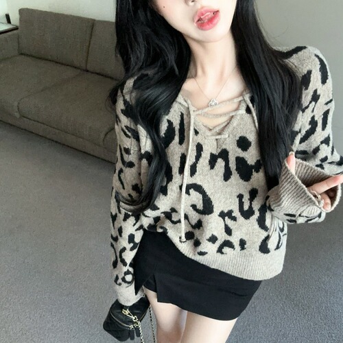 Soft and Charming Fall/Winter New Arrival Casual Versatile Cardigan in Monochrome Leopard Knit Shirt