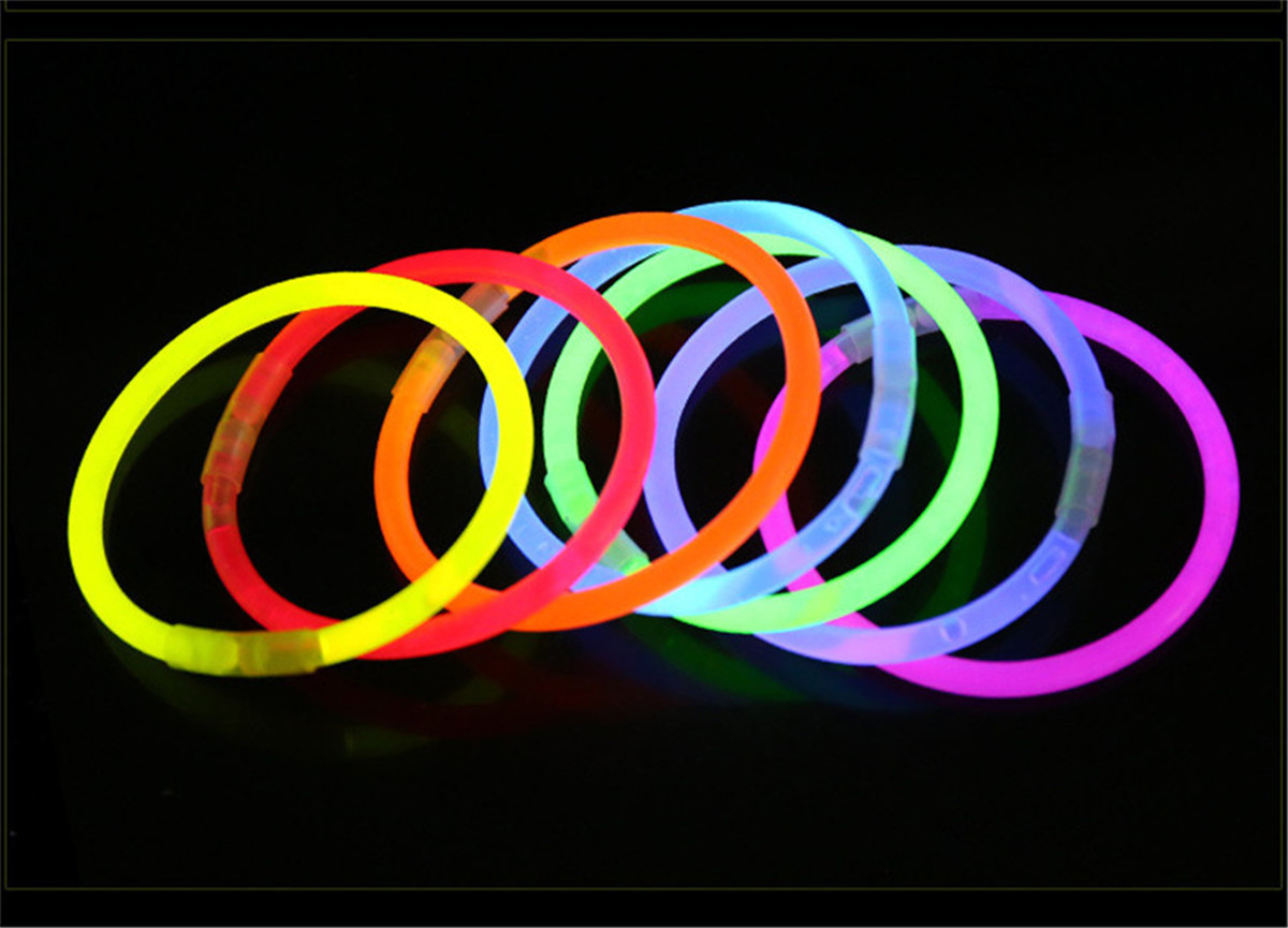 Solid Color Pe Disposable Glow Stick Party Toys Decorations display picture 2