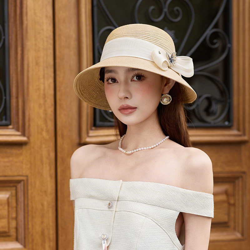 Mũ rơm vành rộng nữ phong cách Nhật, nơ lụa gai lớn, họa tiết bướm đắp, chống nắng mùa hè — màu be