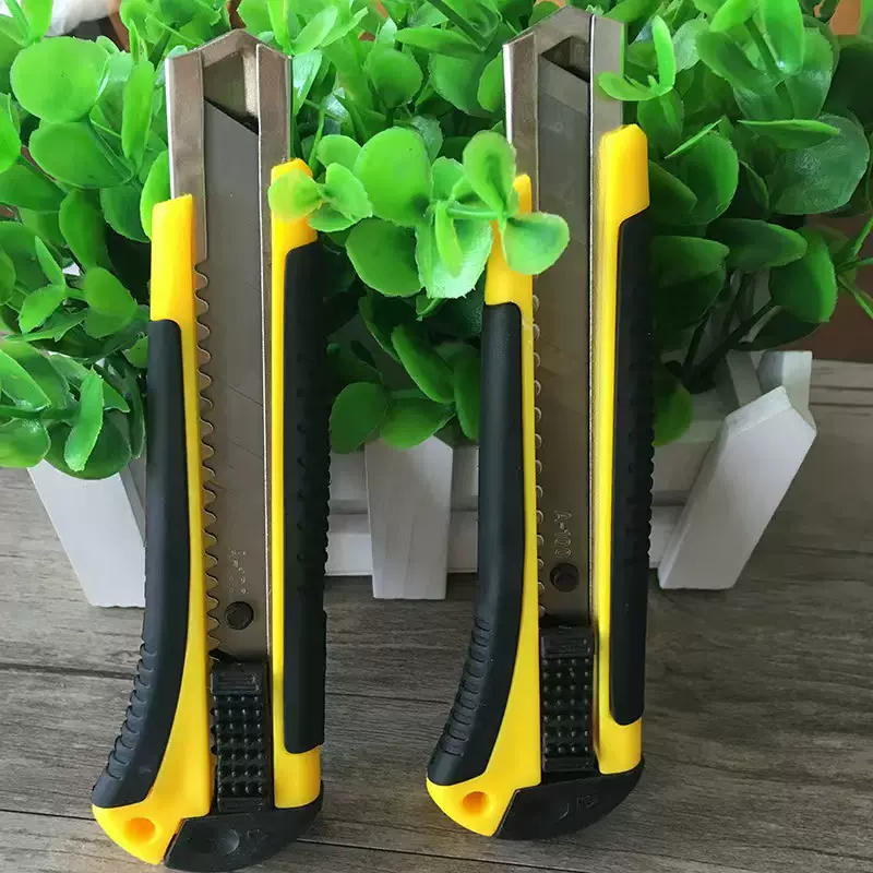 重型美工刀锋利耐用便捷大号不锈钢加宽加厚自动锁定刀架手工模型