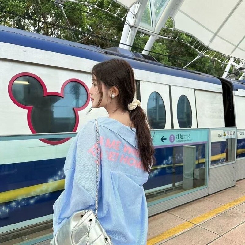 Polyester-Cotton Korean-Style Unique and Exquisite Shirt, Blue and White Striped Shirt, New Spring-Summer 2026 Loose Sun-Protective Thin Jacket Polyester-Cotton Korean-Style Unique and Exquisite Shirt, Blue and White Striped Shirt, New Spring-Summer 2026 Loose Sun-Protective Thin Jacket