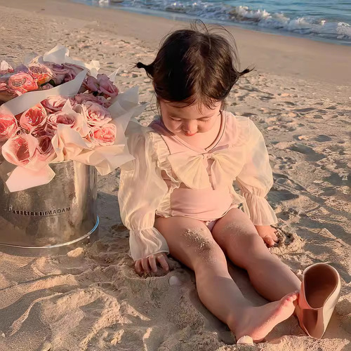  New Girl's Baby Pink Lace Sunscreen Long-Sleeve One-Piece Swimsuit for Girls Vacation Fashion Swimwear
