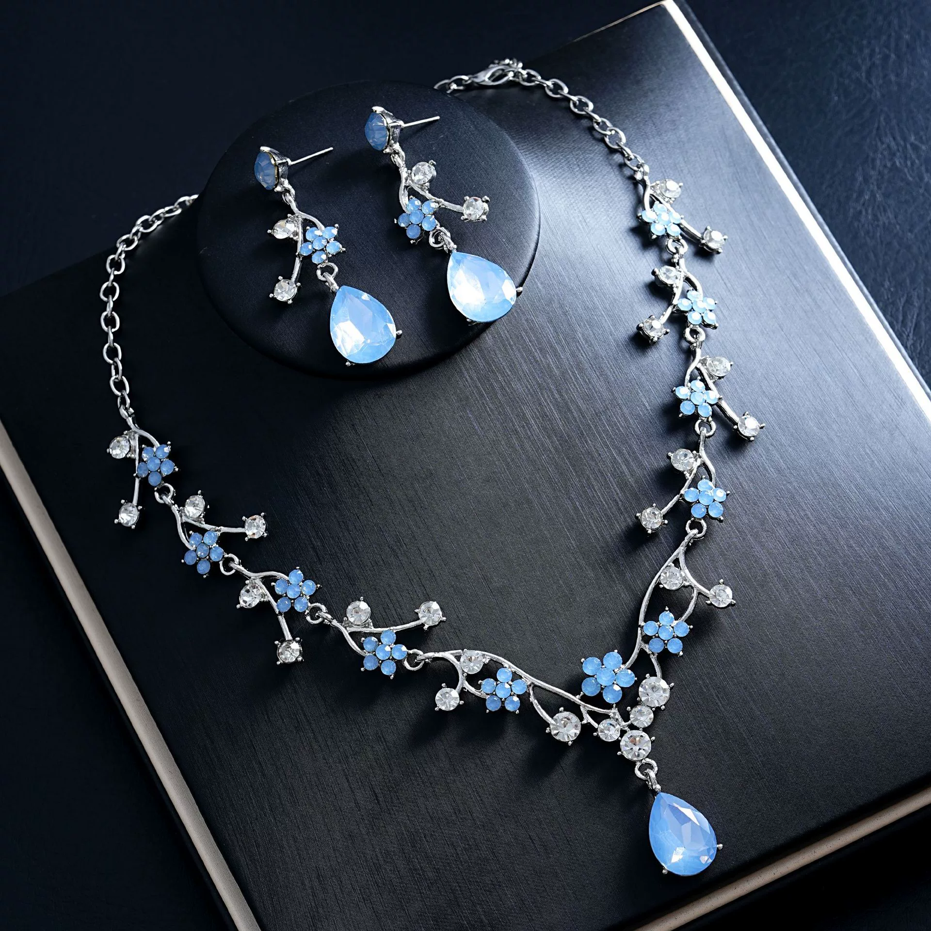 Серебряная игла из жемчуга, брендовый цирконий с кисточками, серьги, серебро 925 пробы, легкий роскошный стиль, яркий броский стиль, качественный стиль, оптовая продажа