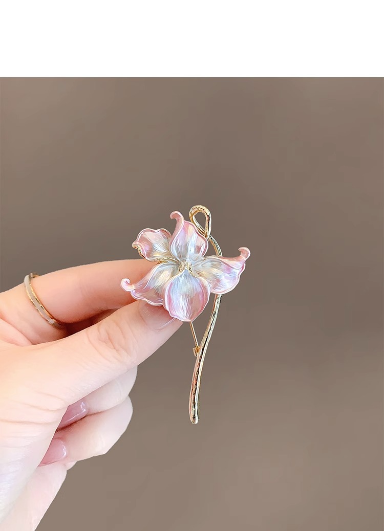Spilla a forma di ninfea con temperamento retrò e nobile, spilla di sicurezza antiriflesso, accessorio per abito con fiore smaltato tridimensionale per donna_voghion.com