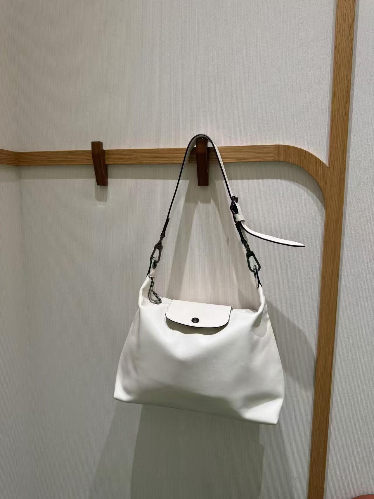 Hobo white
