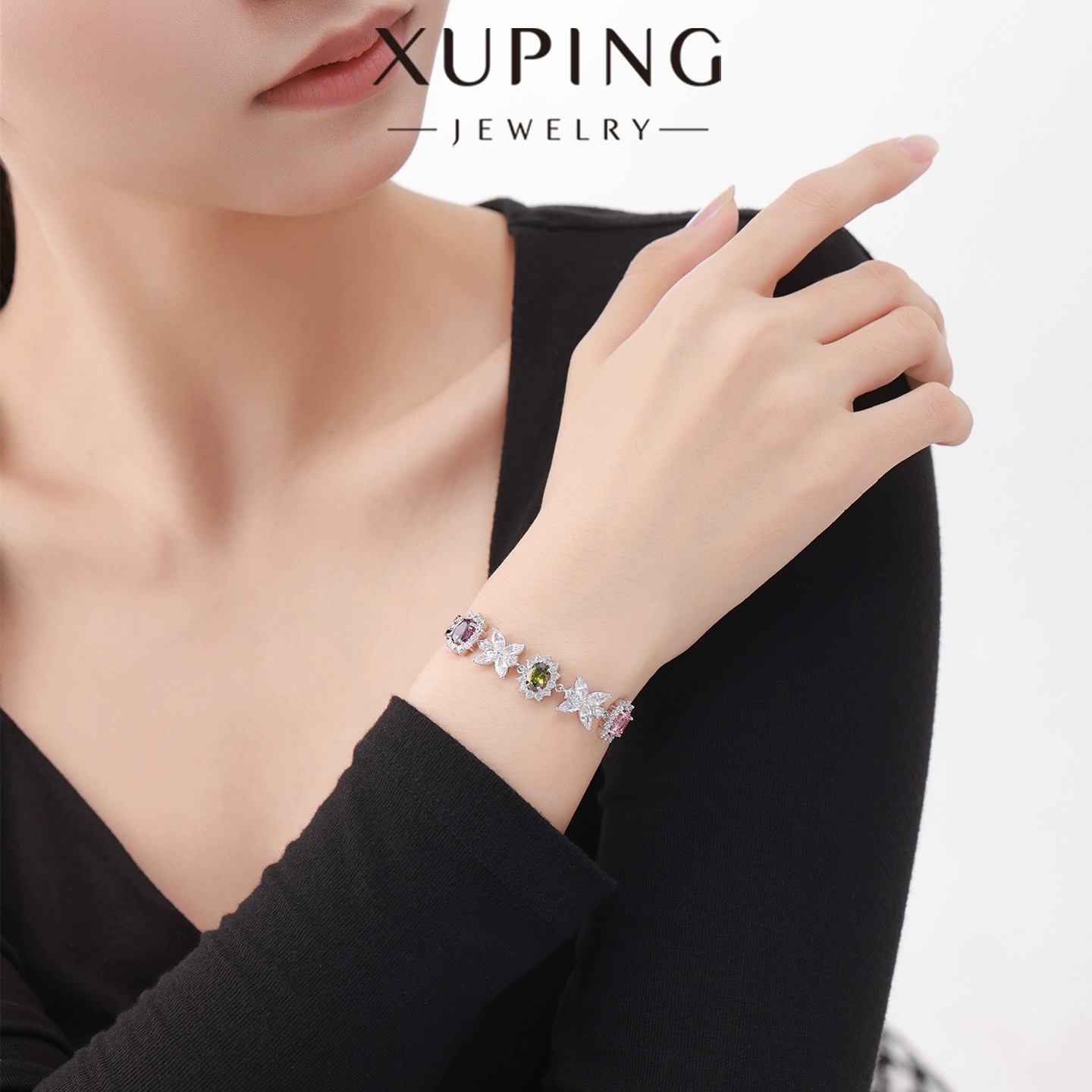 Xuping serie de pulseras de lujo ligera de gemas artificiales aleación de cobre chapado blanco mariposa joyas al por mayor