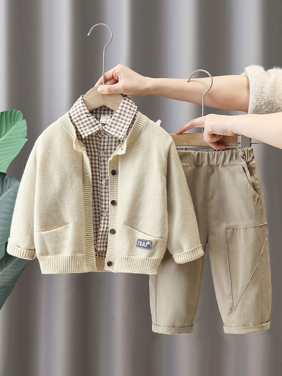 5859 Traje de primavera y otoño para niños 2024 Camisa a cuadros de rebeca para niños de tres piezas Ropa de otoño para niños