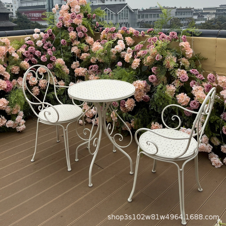 Wrought Iron Table and Chair Three-Piece Set Heart-Shaped European Personalized Simple Terrace Cafe Milk Tea Shop Romantic Balcony Table and Chair
