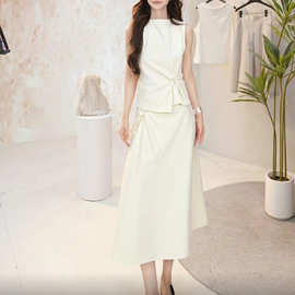 C家修身版型船领抓褶纹理背心黑色半身裙26春夏女套装 1307547001