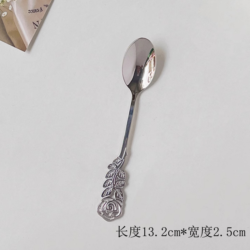 ヨーロッパのレトロな宮殿スタイルのコースターインエンボス加工メタルコースターケーキプレートミラートレイ写真撮影|undefined