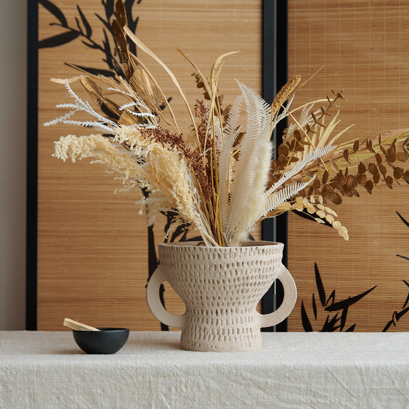 Jarrón de pulpa creativa artesanal indio con forma de trompeta en forma de panal instalación suave para el hogar y decoración de flores secas