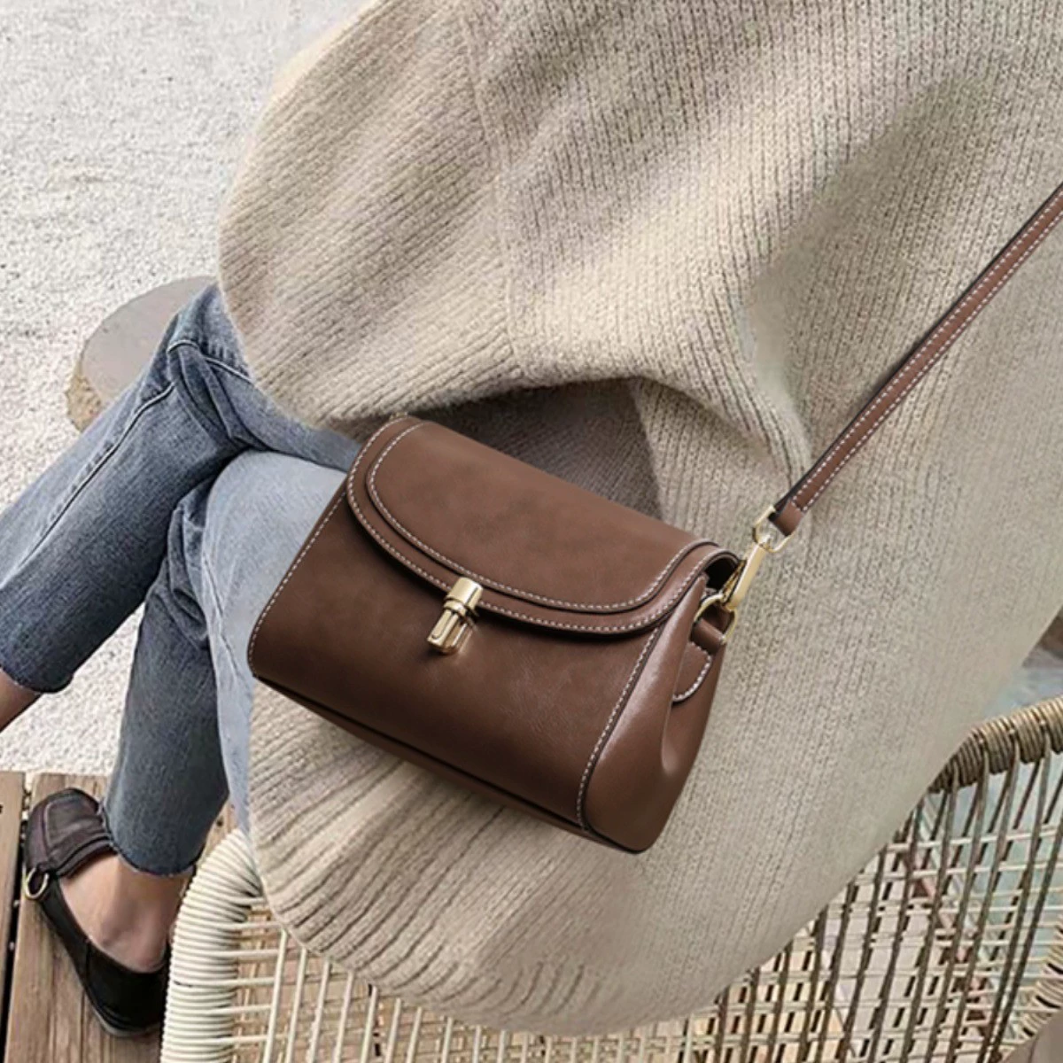 Сумки Женская сумка Новинка 2025 года, модная, самая популярная для матча, маленькая сумка через плечо, летняя ретро самая популярная для матча, женская сумка на плечо большой вместимости