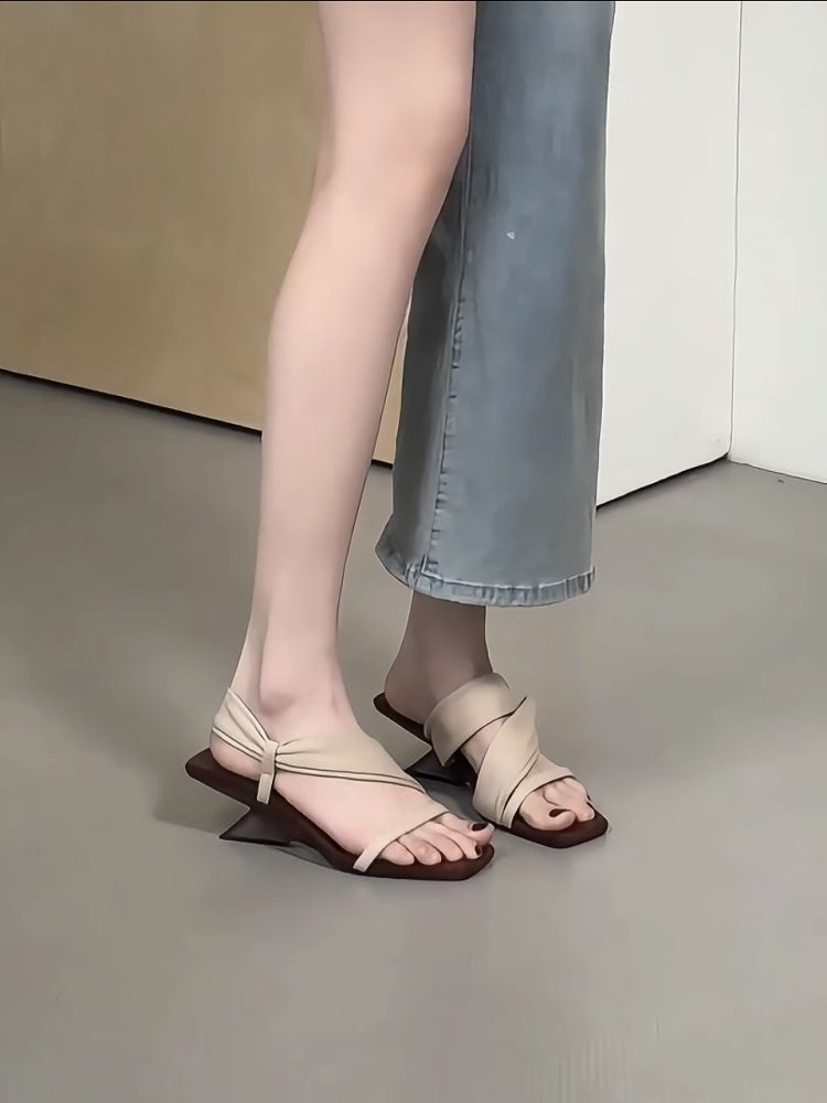 Niche High-End French Fairy Style One-Strap For Women 2025 Summer High Heels Stunning Outdoor Sandals Slippers_vogvips.com