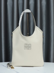 Quality shopping bag, capacious shoulder bag, leather one-shoulder bag