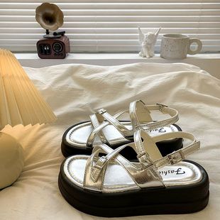 �yɫС���OӋ�Л�ЬŮ2025���ļ��¿�͹��⴩�n��ٴ���