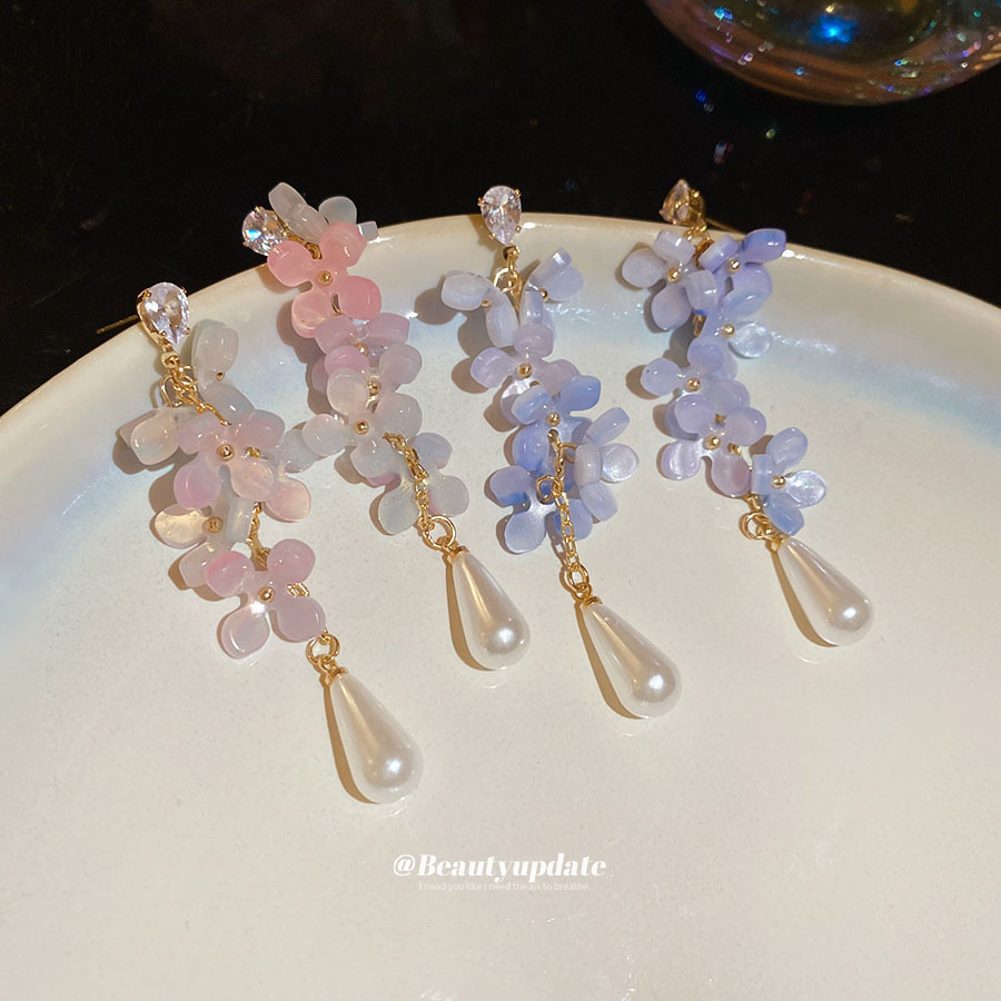 Aguja de plata, flores de diamantes dulces, gotas de agua, pendientes de borla de perlas, pendientes simples de nicho, pendientes de lujo ligero, pendientes de alta gama, mujeres