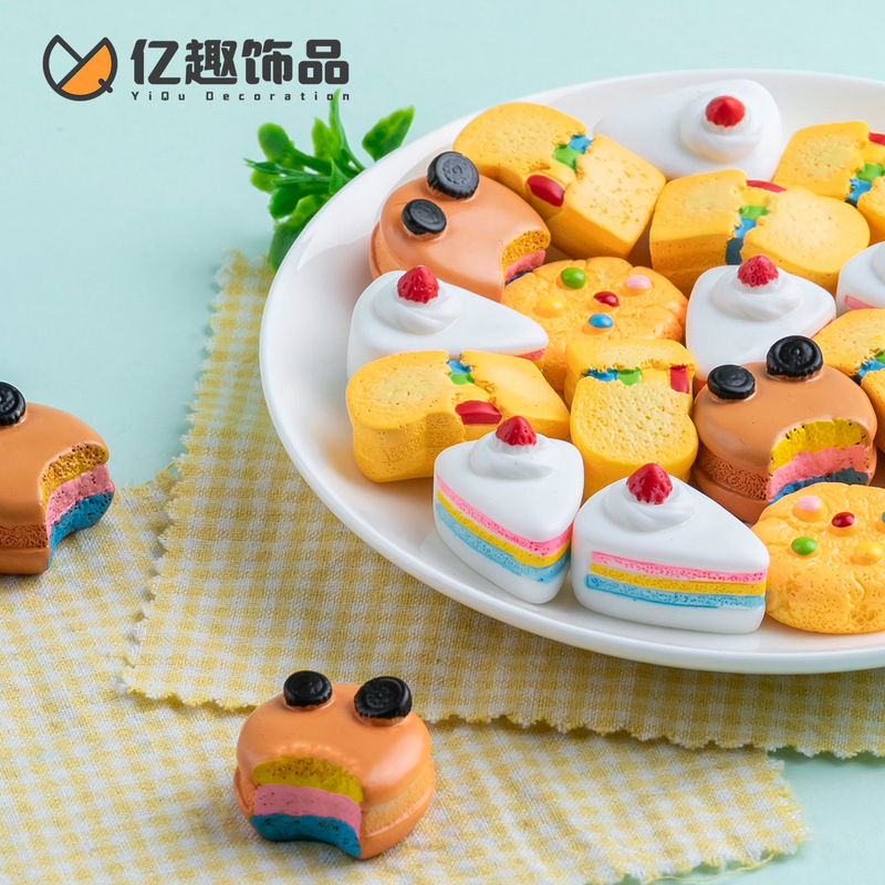 Artificial Food and Play Strawberry Cake Cookies Handmade DIY Decorations Accessories Blind Bag Refrigerator Sticker Micro Ornaments