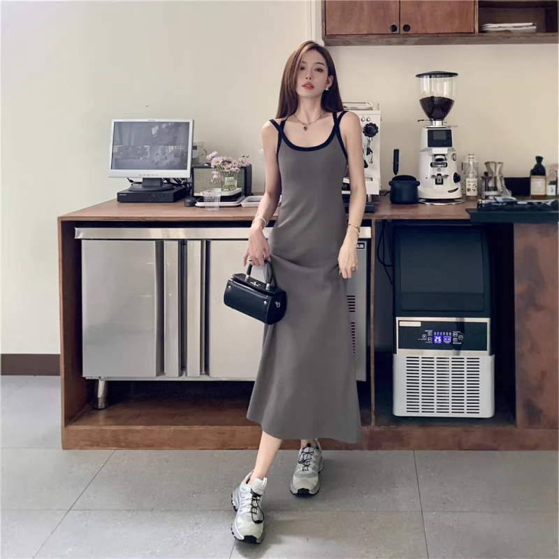 Shiyiyue American-Style Black Camisole Dress for Women, Summer Niche Spicy Girl Style, Waist-Cinching Mid-Length Sleeveless Dress Shiyiyue American-Style Black Camisole Dress for Women, Summer Niche Spicy Girl Style, Waist-Cinching Mid-Length Sleeveless Dress