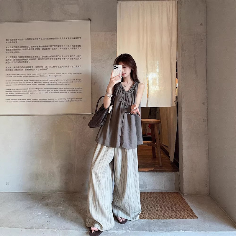 Real Shot~Korean Fashion Relaxed Style Set for Women 2026 Summer New V-Neck Camisole and Wide-Leg Pants Set Real Shot~Korean Fashion Relaxed Style Set for Women 2026 Summer New V-Neck Camisole and Wide-Leg Pants Set