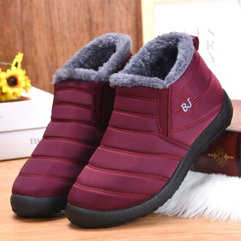 Новые зимние хлопковые сапоги для пар, утепленные сапоги для снега с плюшевой подкладкой и утолщенным хлопком, теплые повседневные слипоны для прогулок на экспорт.