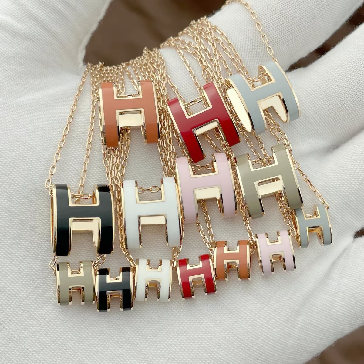 High Version H Family H Letter Precision Cnc Titanium Steel Non-Fading Clavicle Chain 18K Rose Gold