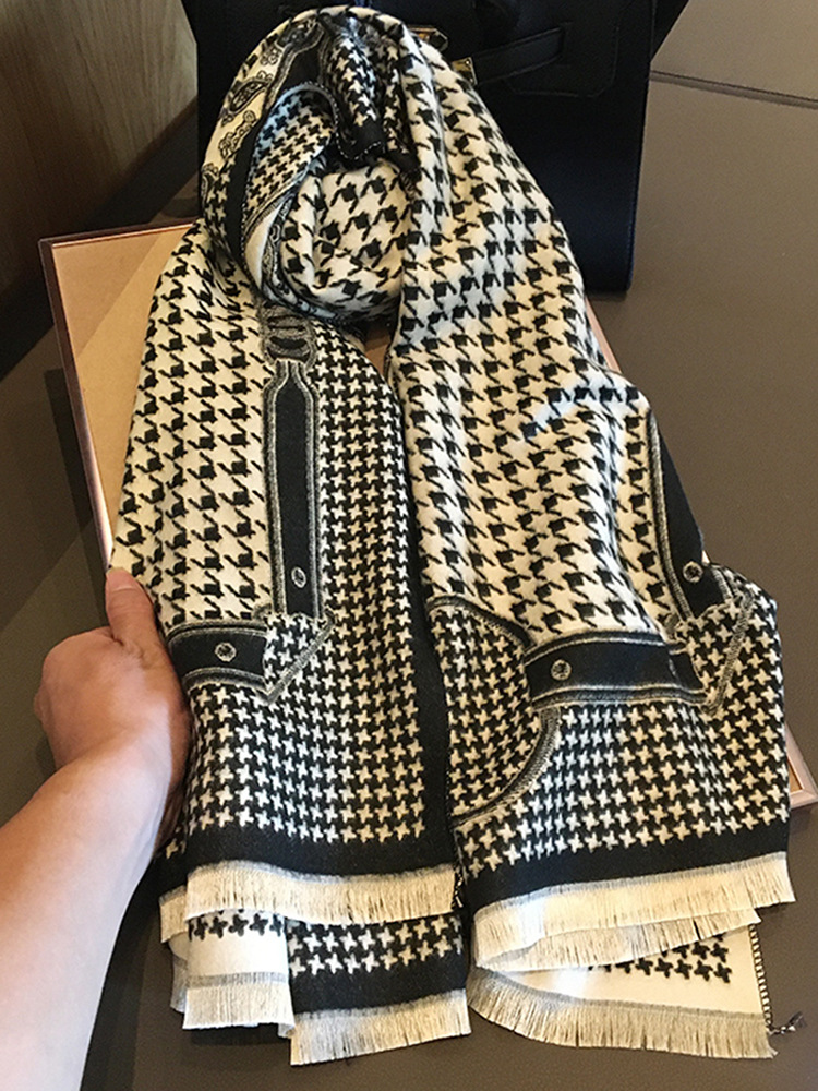 小众千鸟格围巾披肩两用女秋冬季厚保暖双面空调披风百搭软糯围脖