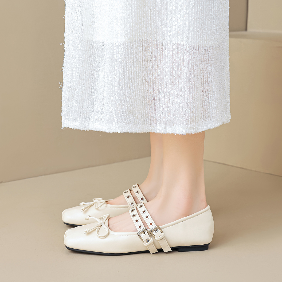 Weiwei 1516-16 Square Toe Single Women Flat Shallow Mouth Bowknot Soft Sole Ballet Shoes One Strap Mary Jane_vogvips.com
