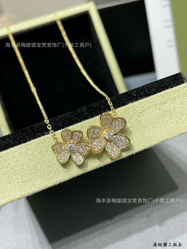 跨境高版本幸运满钻三叶草项链女镀18K锁骨链闪亮气质小众设计V金|undefined