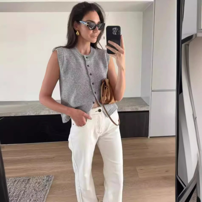 4 Colors Cross-border Knitted Vest Casual Maillard Style All-match Single-breasted Knitted Cardigan Top Women 4 Colors Cross-border Knitted Vest Casual Maillard Style All-match Single-breasted Knitted Cardigan Top Women