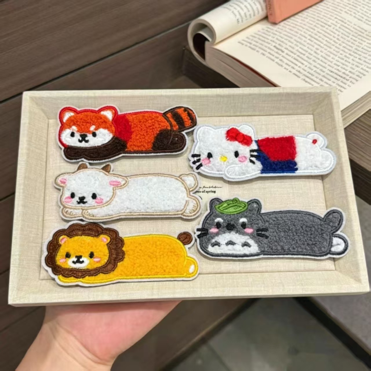 Cute cartoon animal hair clips with Velcro backing, perfect for girls to easily manage stray hairs without leaving marks