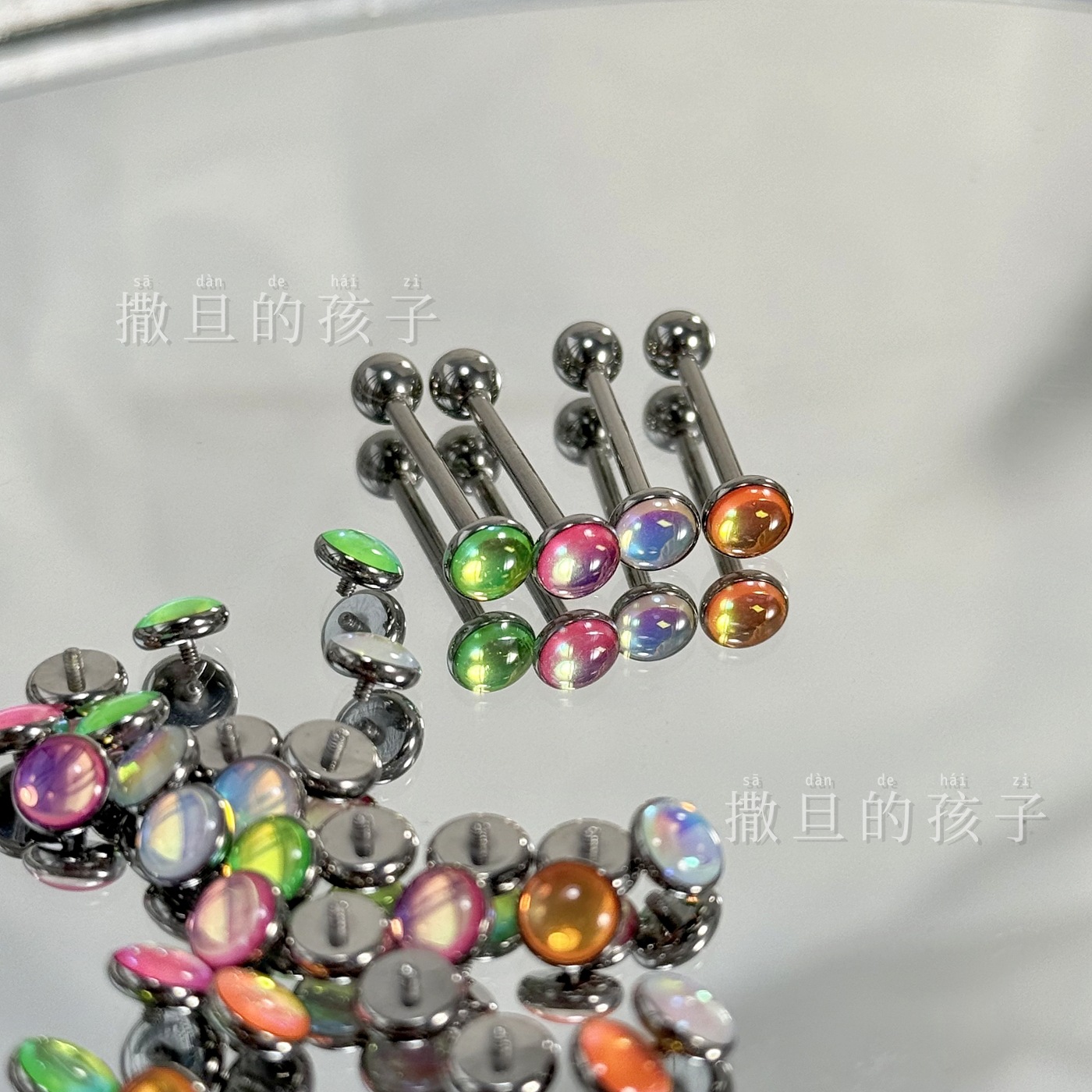 16G labret stud size and finish detail