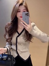 不规则V领针织衫女开衫秋季收腰修身打底复古小香风毛衣外套上衣