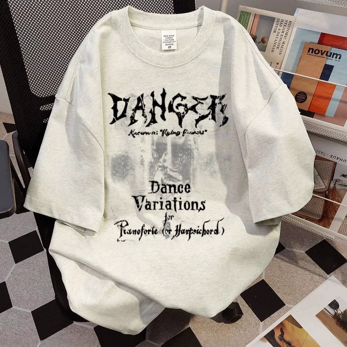 100% Pure Cotton White-Gray American-Style Design Hand-Painted Graffiti Loose Retro Short-Sleeved T-Shirt for Men and Women