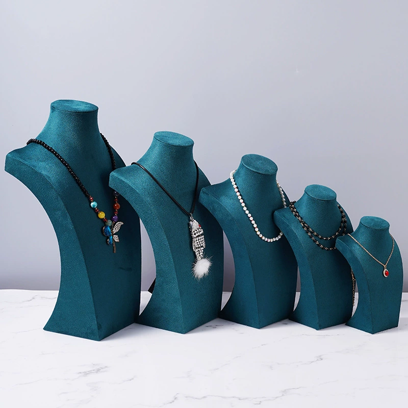 Necklace, stand, mannequin head