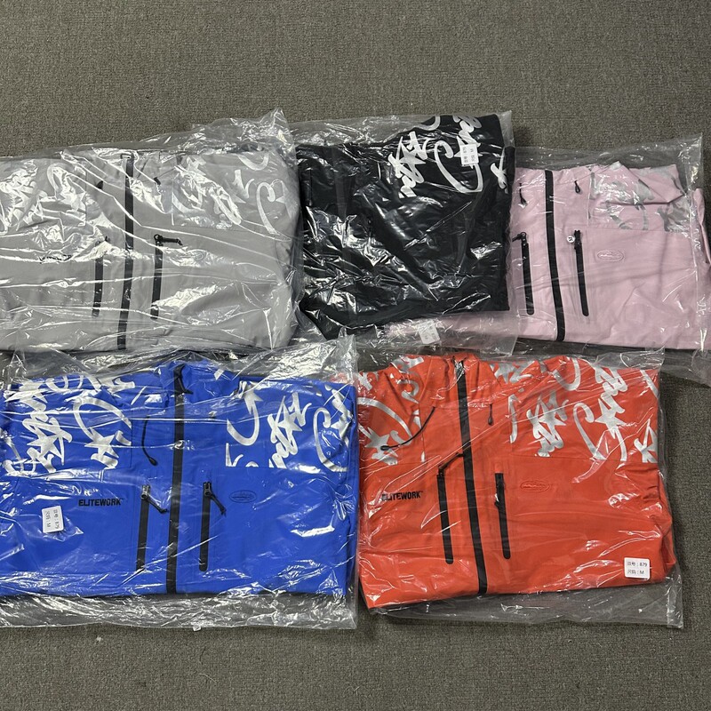 High-Quality High-Performance Reflective Three-Proof Jacket Outdoor Sports Hardshell Jacket Cardigan Loose Fit for Men and Women Couples