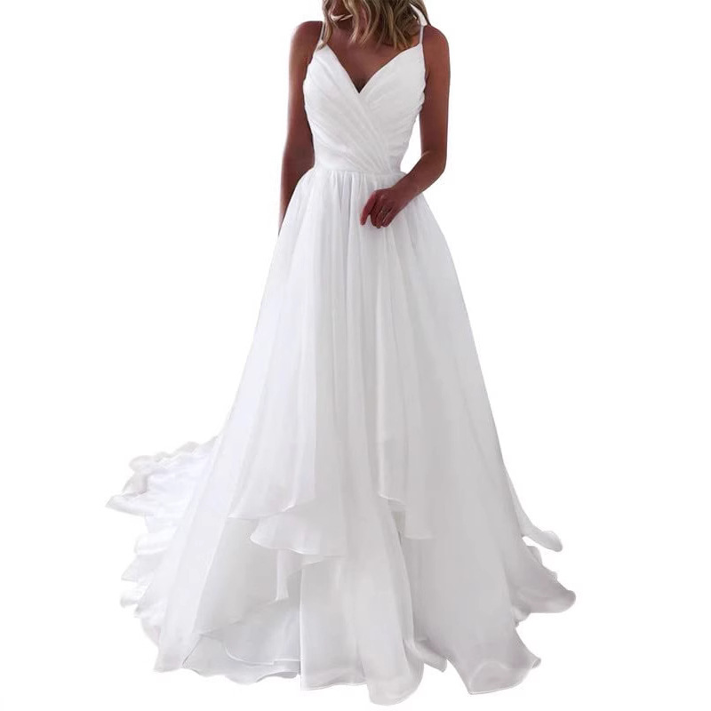 Vestido de noiva leve com amarração nas costas e cauda, modelo novo, perfeito para casamentos, viagens, fotografia e para dar a impressão de uma silhueta mais esbelta._voghion.com