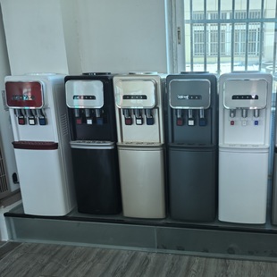 �әC�ˮ�C��ؙ�������ʽ�����Ɵ�һ�wС�ͼ�������ˮͰ�������