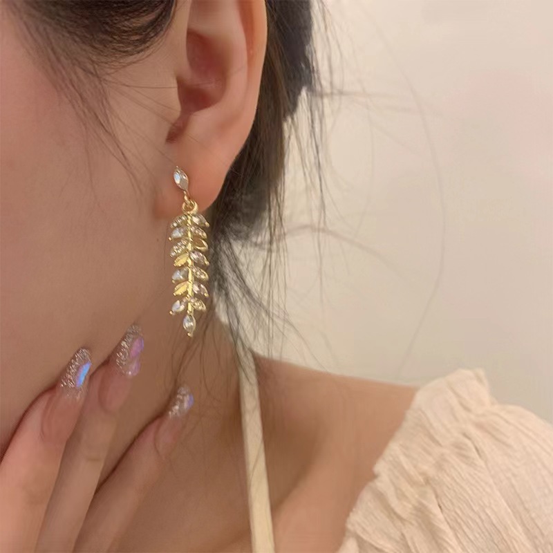 Holiday Occasion Copper Material Solid Color Pattern 1 Pair Simple Style Solid Color Inlay Copper Zircon Drop Earrings